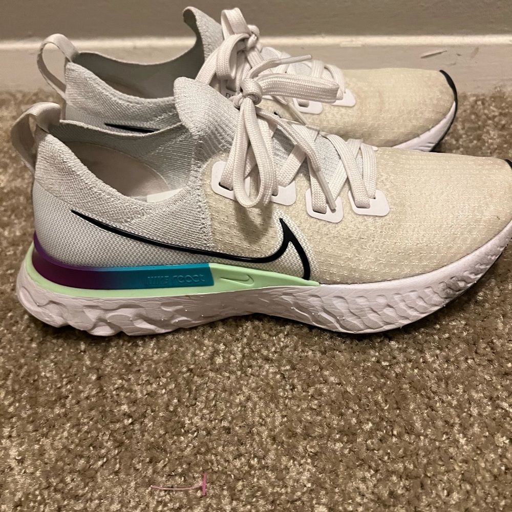 Nike Woman’s React Infinity Run Flyknit White Omb… - image 6